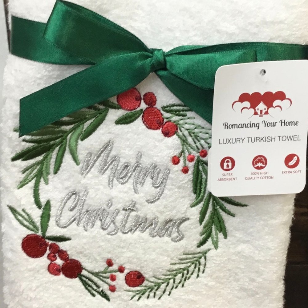 Beautiful Christmas Hand Towels. Merry Christmas Green/Red 0664